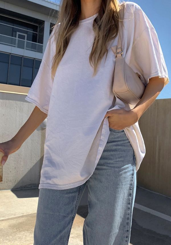 Oversized t fashion shirt and jeans outfit